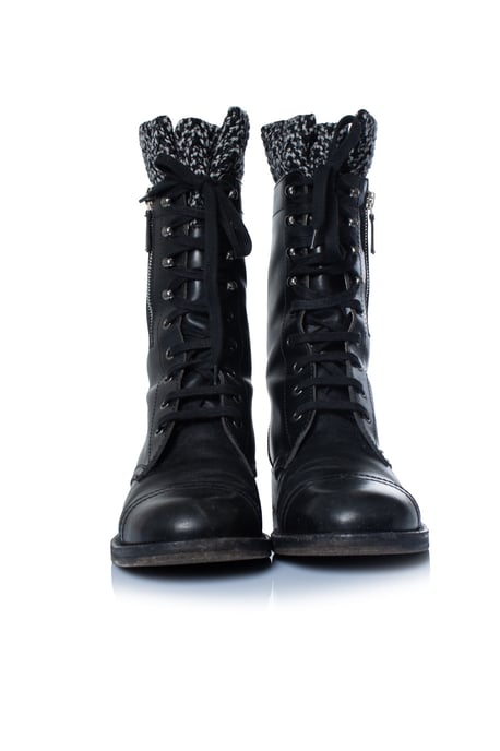 Chanel Schwarze Leder-Tweed-Stiefeletten mit CC-Logo - Image 5