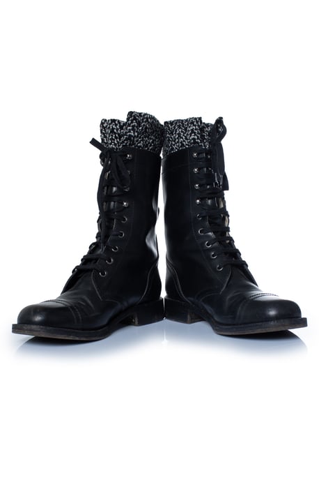 Chanel Schwarze Leder-Tweed-Stiefeletten mit CC-Logo - Image 6