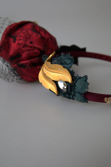 Rotes Diadem-Haarband mit mehrfarbigen Rosen aus Seiden-Kristallnetz-Logo - Image 5