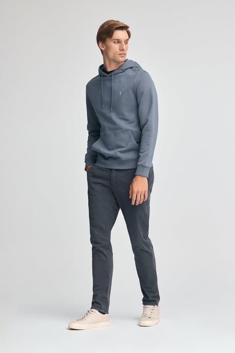 Sweatshirt denimblau im Regular Fit mit Kapuze und Rigby Go-Logo - Image 3