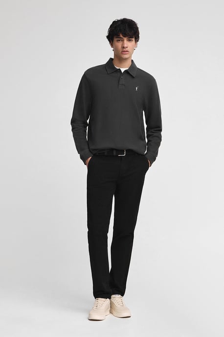 Poloshirt dunkelblau mit Mikrostruktur und gesticktem Rigby Go-Logo - Image 3