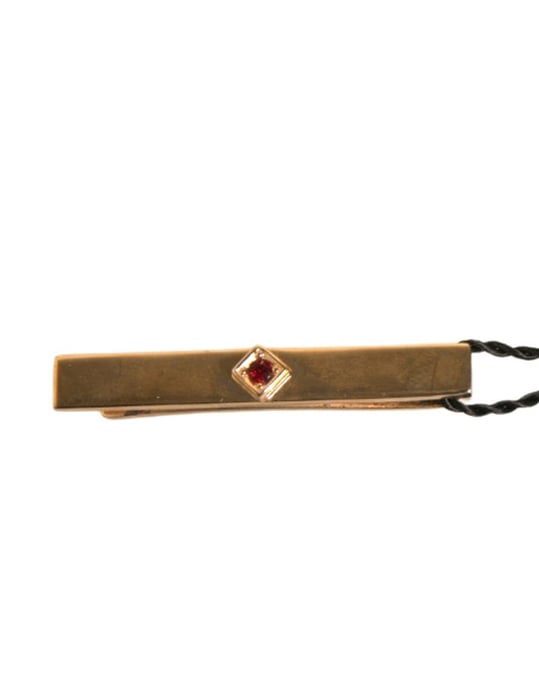 Goldene Krawattennadel mit Rubineinsatz - Image 1