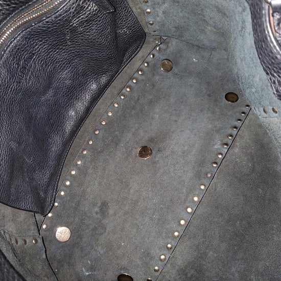 Valentino Mittlere Rockstud Tote aus schwarzem Kalbsleder - Image 5