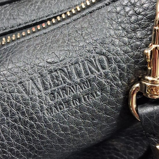 Valentino Mittlere Rockstud Tote aus schwarzem Kalbsleder - Image 6