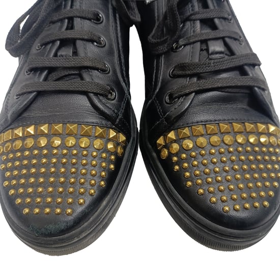 Gucci California Nagelverzierte Low-Top Sneakers aus schwarzem Leder - Image 3