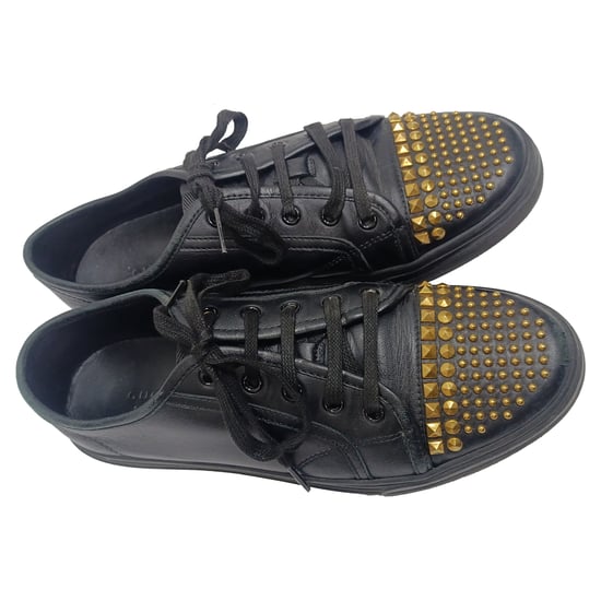Gucci California Nagelverzierte Low-Top Sneakers aus schwarzem Leder - Image 5