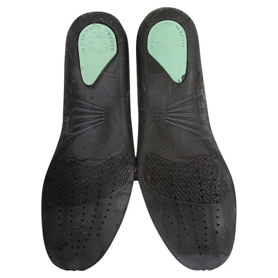 Valentino Garavani Rockrunner Low-Top Sneaker aus schwarzem Kalbfell - Image 5