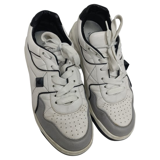 Valentino Garavani One Stud Low-Top Sneakers aus weißem Lammleder - Image 3