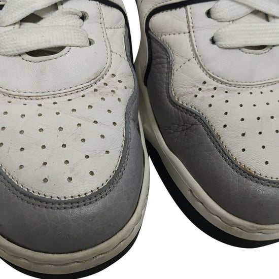 Valentino Garavani One Stud Low-Top Sneakers aus weißem Lammleder - Image 5