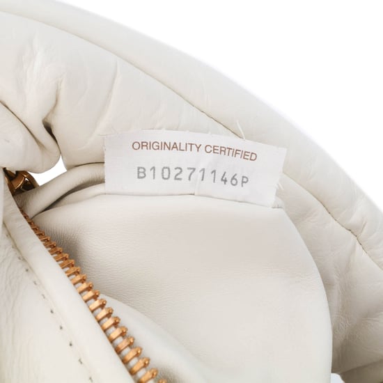 Knot Hobo Tasche mit gepolstertem Design - Image 6