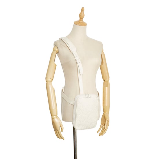 Monogram-Leder-Bodybag - Image 1