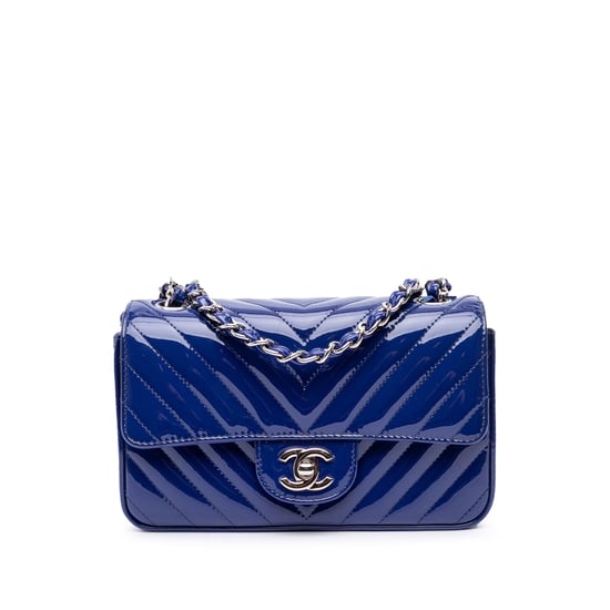Mini Chevron Klappenpatentledertasche - Image 1