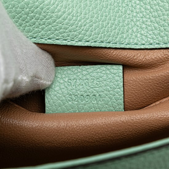 Zumi Schultertasche mit Logo-Hardware - Image 6