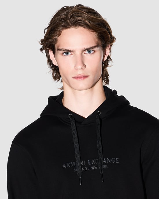 UC001 Kapuzenpullover in Schwarz - Image 3