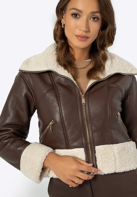 Wittchen Damen kurze braune Kunstlederjacke mit Pelzbesatz - Image 4