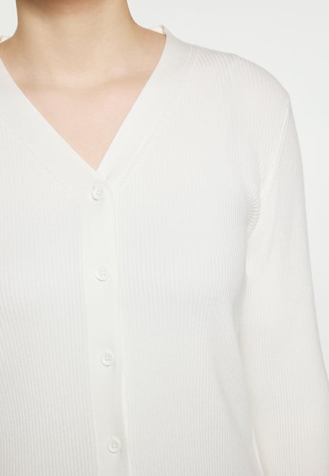 RISA Strickjacke Damen Wollweiß - Image 3