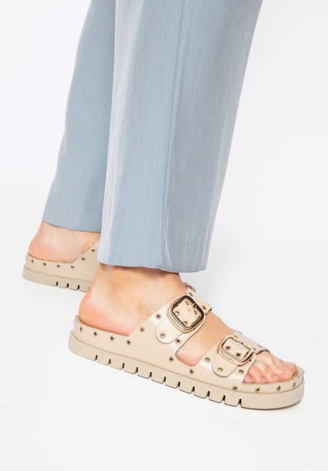 Wittchen Damen-Lederpantoletten mit Metalldetails, beige und goldfarben - Image 2