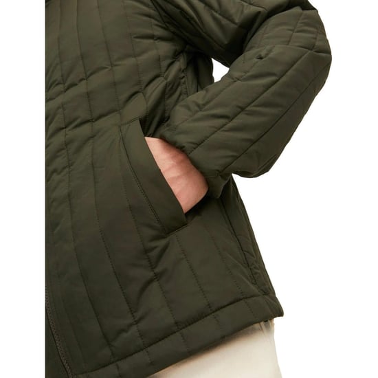 Herrenjacke der Marke Jack & Jones. Die Jacke ist aus hochwertigem Polyester gefertigt.  Marke: Jack & JonesModellname: City Liner JacketKategorie: HerrenjackeMaterialien: PolyesterFarbe: grün - Image 2