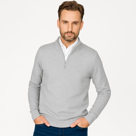 Cappuccino Italia Mock Zip Pullover für Herren. Der Pullover besteht aus 50% Baumwolle und 50% Polyester und hat eine normale Passform. Der Pullover hat einen Hemdkragen, der an den Pullover angenäht ist.  Marke: Cappuccino ItaliaModellname: Mock Pullover - Image 2