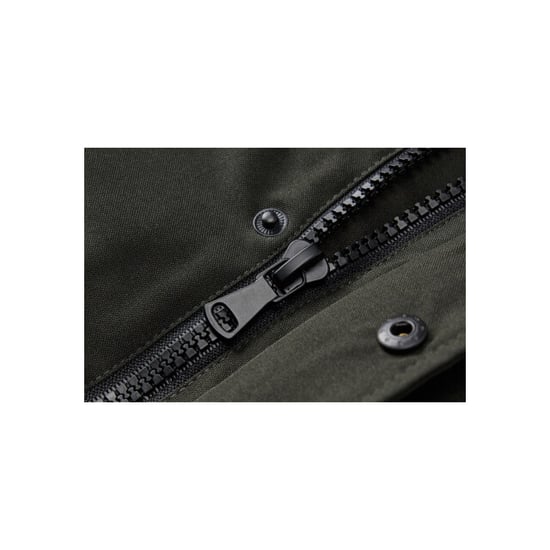 Subprime-Parka für Männer. Der Parka besteht aus hochwertigem Polyester und hat ein warmes Innenfutter. Er ist ideal für die kalten Wintermonate. Der Pelzkragen besteht aus Kunstpelz und ist abnehmbar. - Image 4