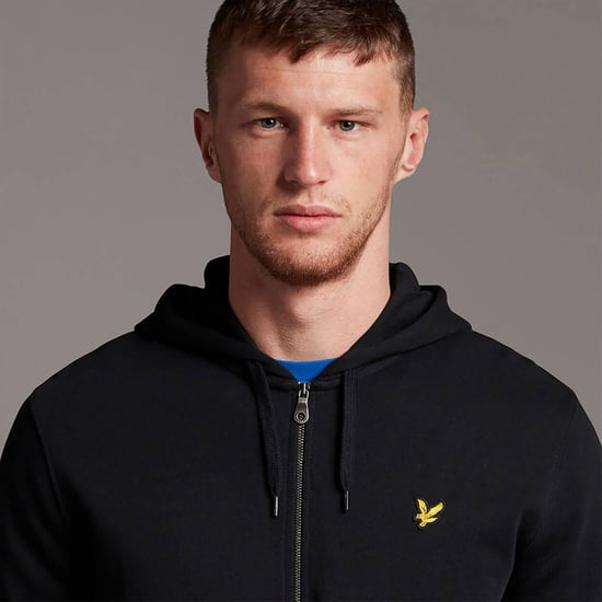 Der Lyle & Scott Kapuzenpullover mit Reißverschluss gehört zu unserer Essentials-Reihe und ist ein zuverlässiger Kapuzenpullover, der zu jedem Freizeitoutfit passt. Er besteht aus 100 % Baumwolle und hat eine Kapuze mit Kordelzug, Seitentaschen, einen dur - Image 4