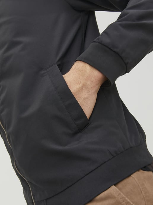 Roy Bomber Jacket von Jack & Jones in der farbe Schwarz. - Image 4