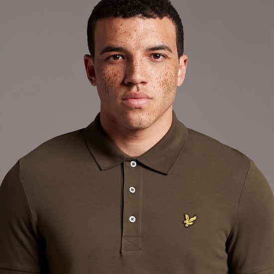 Als ultimative Stilikone von Lyle & Scott steht unser einfarbiges Poloshirt seit Jahrzehnten an der Spitze der Mode. Erhältlich in einer Vielzahl von Farben und hergestellt aus einer leichten, weichen Baumwollmischung, sind unsere Polos ein Muss für jeden - Image 4