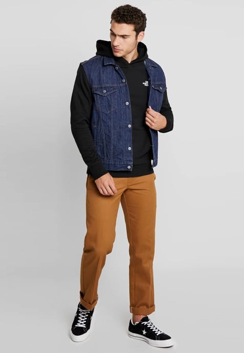 The North Face Mens Reglan Red Box Hoodie in schwarz - Image 4