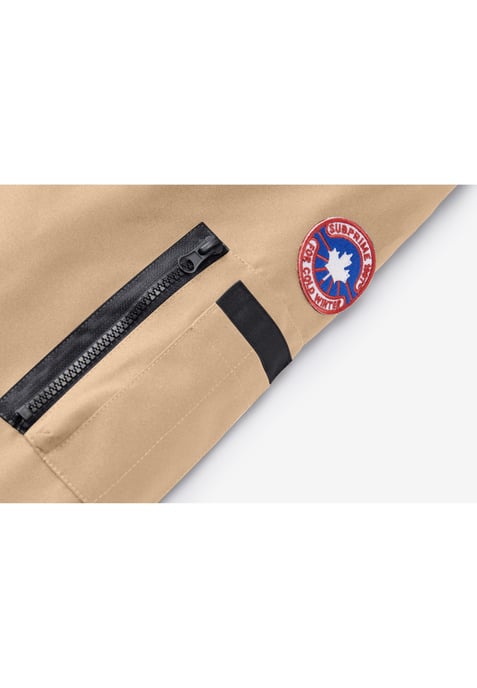 Subprime-Parka für Herren. Der Parka besteht aus hochwertigem Polyester und hat ein warmes Innenfutter. Ideal für die kalten Wintermonate. Der Pelzkragen besteht aus Kunstfell und ist abnehmbar. - Image 3
