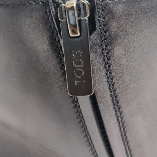 Tod's Mandelformige Stiefeletten mit Reißverschluss aus schwarzem Leder - Image 5