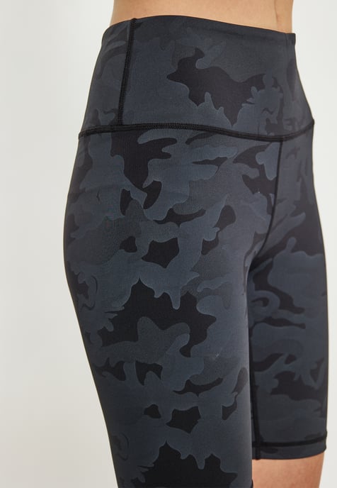 TUFFSKULL Shorts Damen schwarz - Image 5