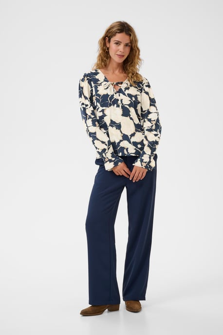 Langarm-Bluse CRClaire Langarm-Bluse Feminine - Image 1