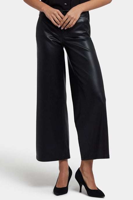 Vegane Stretch Sculpt-Her™ Leder Weite Beinform Hose | Schwarz - Image 3
