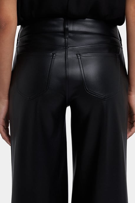 Vegane Stretch Sculpt-Her™ Leder Weite Beinform Hose | Schwarz - Image 4