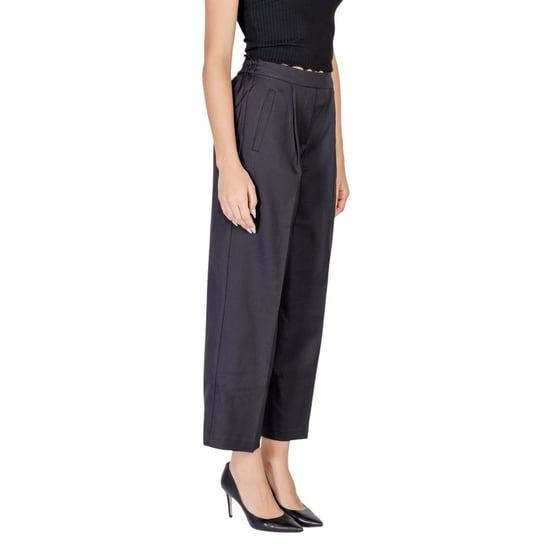 Weit geschnittene cropped Hose - Image 5