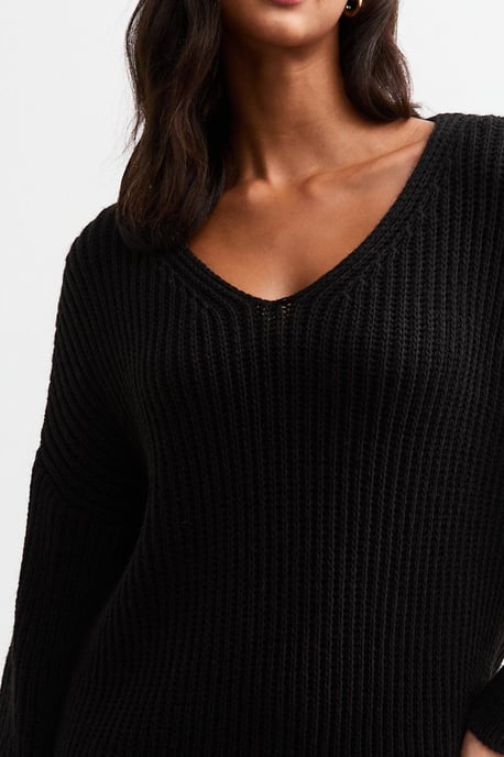 Schwarzer Grobstrick-Pullover in Übergröße - Image 2