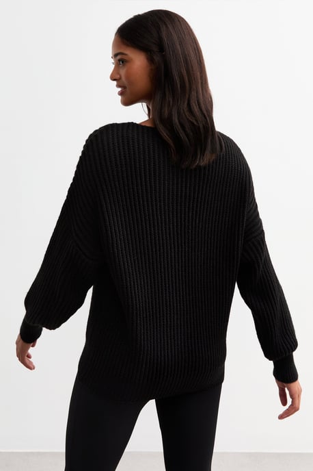Schwarzer Grobstrick-Pullover in Übergröße - Image 4
