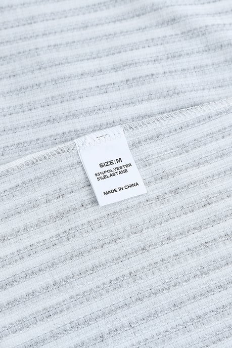 Graues Rüschendetail gestreiftes Tanktop mit Rundhalsausschnitt - Image 2