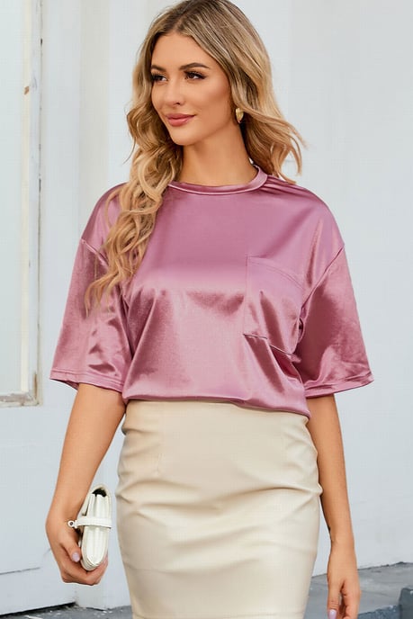 Rosa Brusttaschen-Los-Fit T-Shirt - Image 3