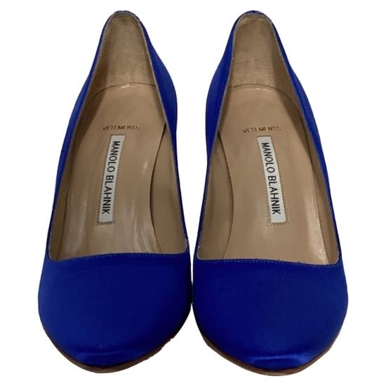 Vetements x Manolo Blahnik Signierte Spitzensandalen aus blauer Satin - Image 2