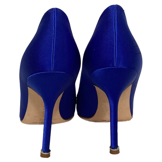 Vetements x Manolo Blahnik Signierte Spitzensandalen aus blauer Satin - Image 4