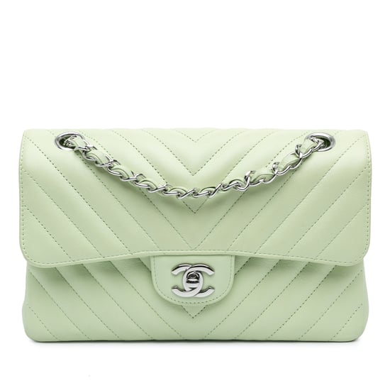 Chanel 19 Mini Umhängetasche in Blassgrün aus Lammleder - Image 1