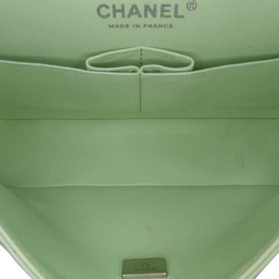 Chanel 19 Mini Umhängetasche in Blassgrün aus Lammleder - Image 4