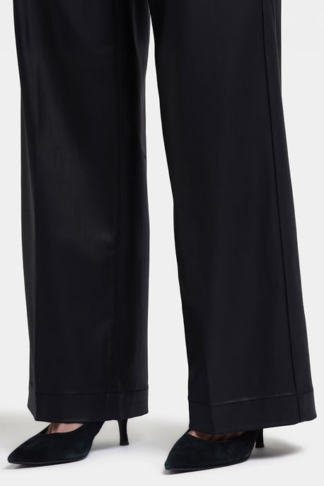 Beschichtete Teresa Weite Jeans | Schwarze Beschichtung - Image 5