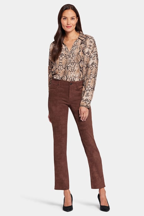 Sheri Slim Hose Braunes Kunstwildleder | Dunkle Schokolade - Image 3