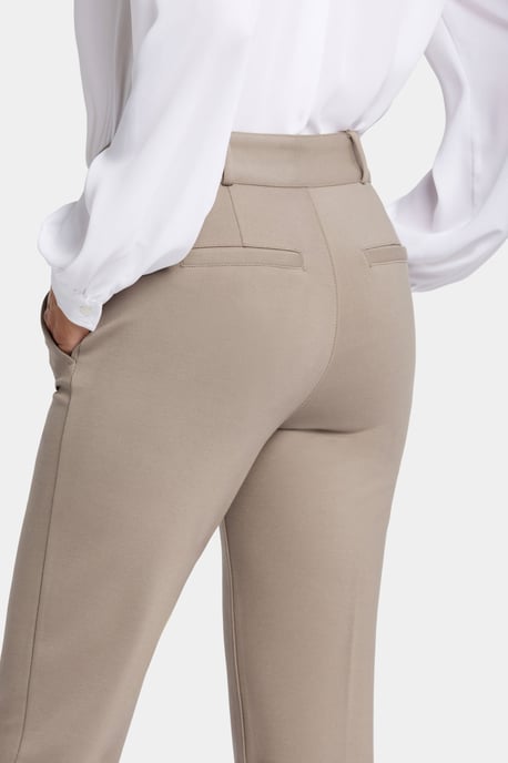 Klassische Sculpt-Her™ Hose | Saddlewood - Image 3