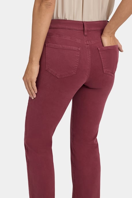 Marilyn Gerade Jeans | Wahres Burgunder - Image 4
