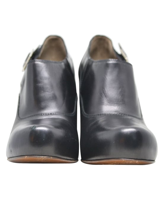 Schwarze Stiefeletten mit niedrigem Schnitt und runder Zehenpartie und Schnalle - Image 2