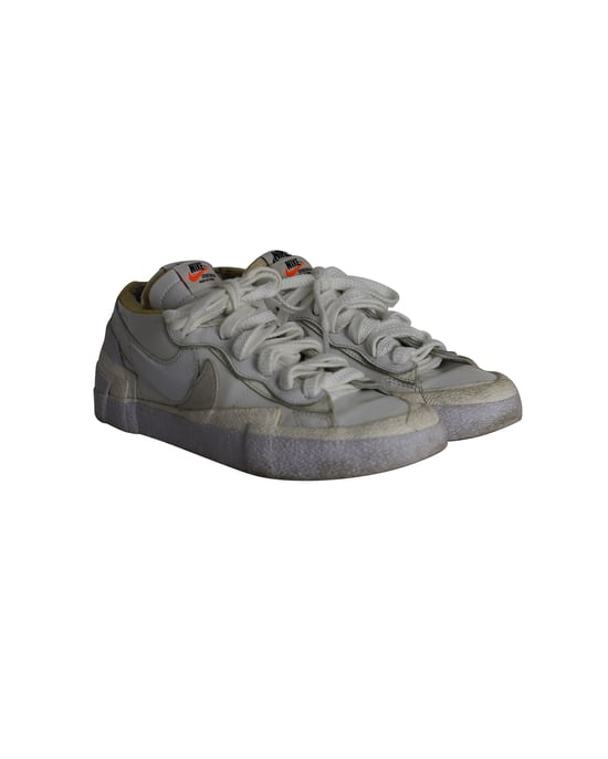 Nike x Sacai Blazer Low-Sneaker aus weißem Lackleder - Image 3