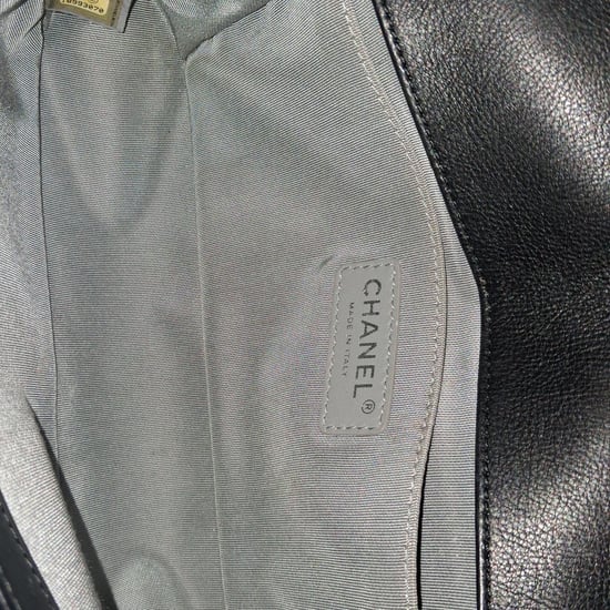 Chanel gesteppte Boy Flap Bag, mittelgroß, mit Doppelnaht, aus schwarzem Leder - Image 6